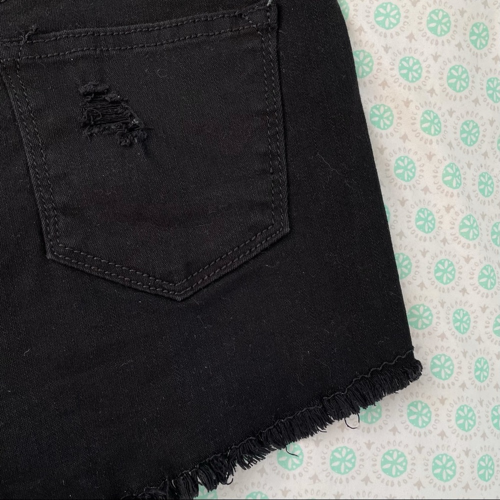 Black High-Waisted Shorts with Frayed Hem - Picture 8 of 12